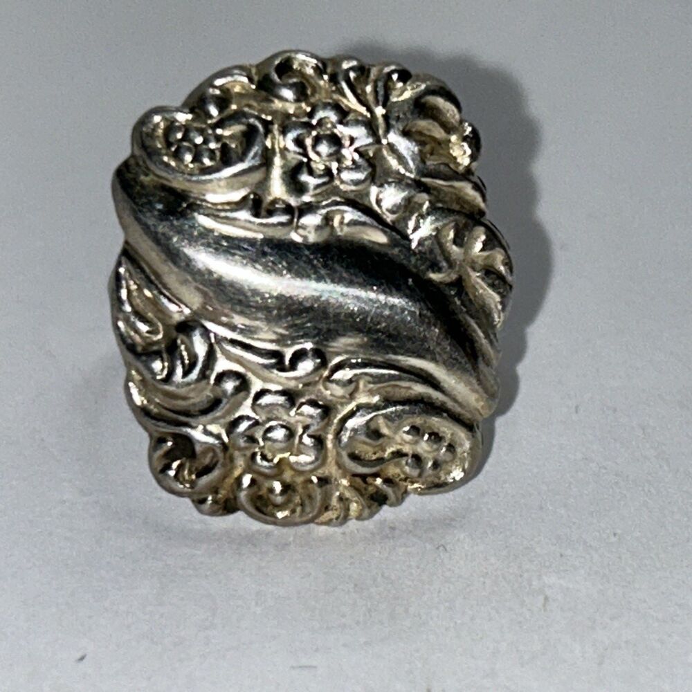 Sterling Silver id Decorative Ornate design Ring Sz 6. 925